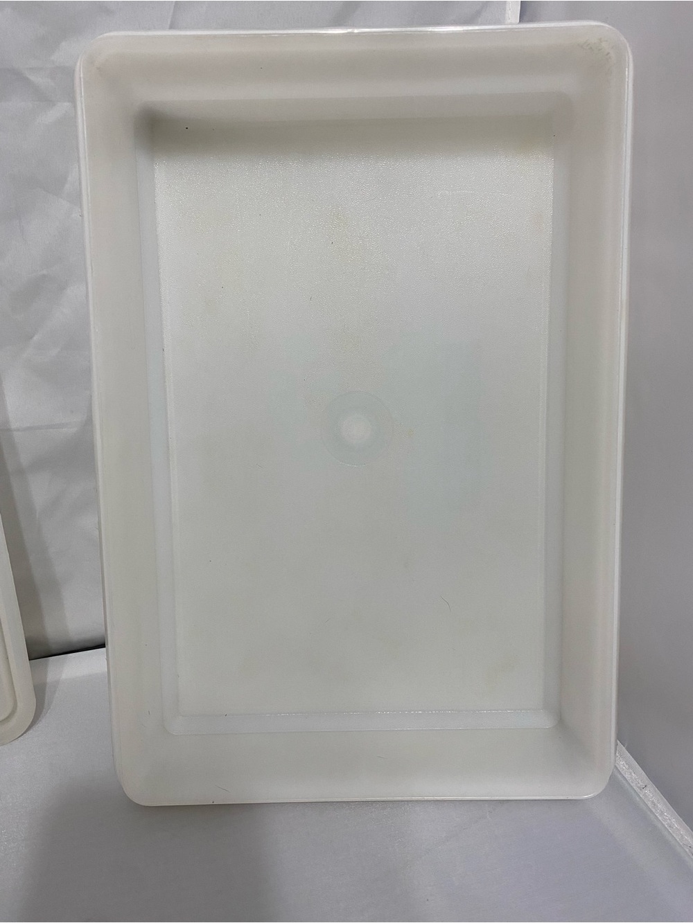 Tupperware White Rectangular Food Storage Container with Lid - Picture 12 of 12